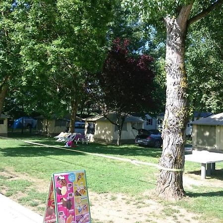 Camping Larribal مييو المظهر الخارجي الصورة
